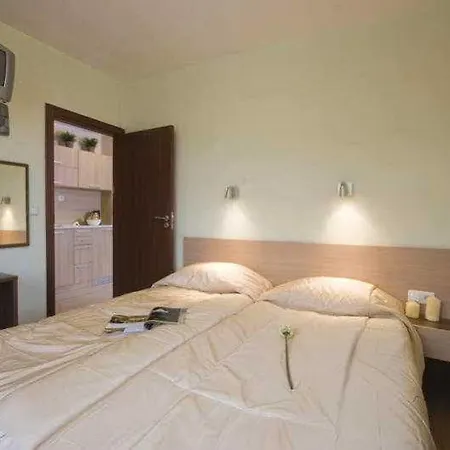 Redenka Holiday park 4*