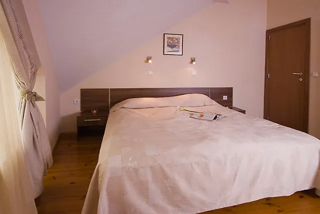 Semesterpark Redenka 4*